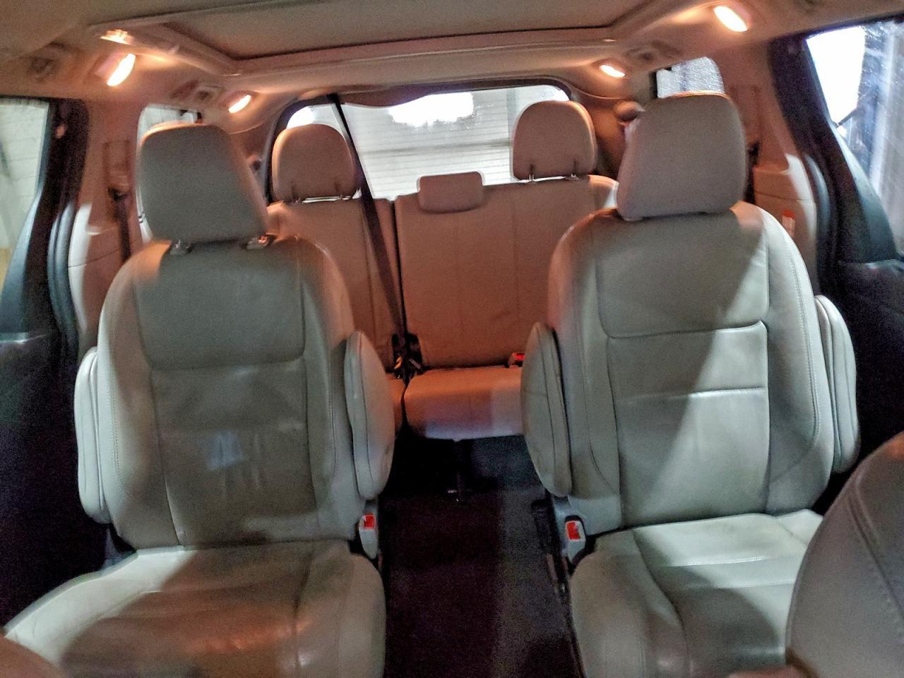 2015 TOYOTA SIENNA