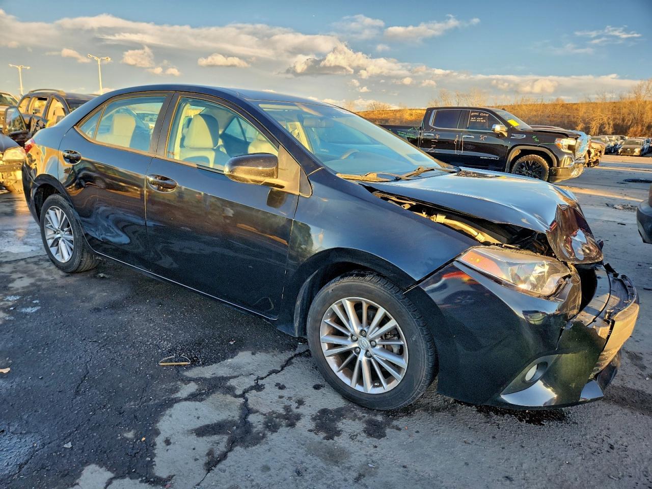 2014 TOYOTA COROLLA