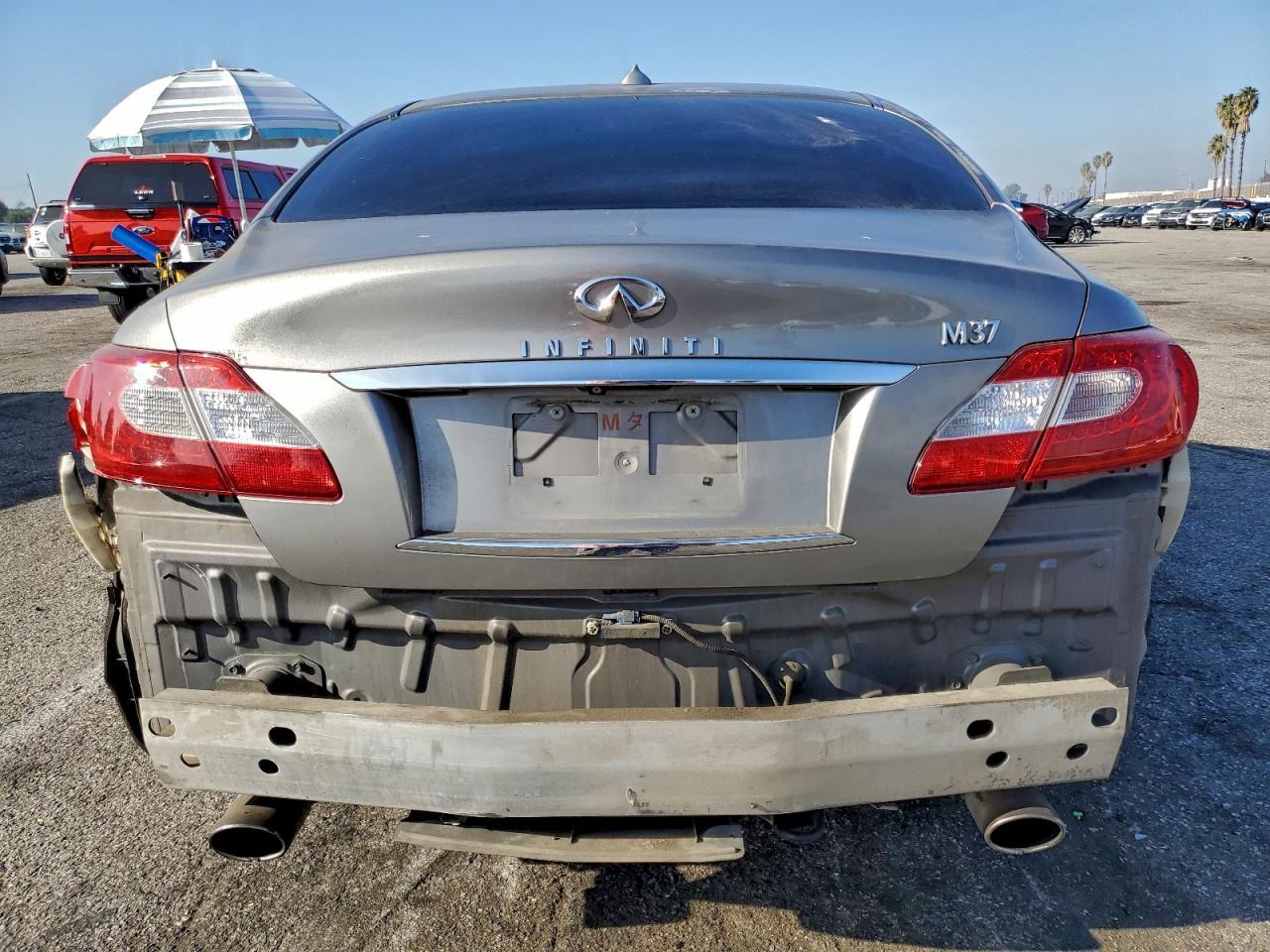 2012 INFINITI M37