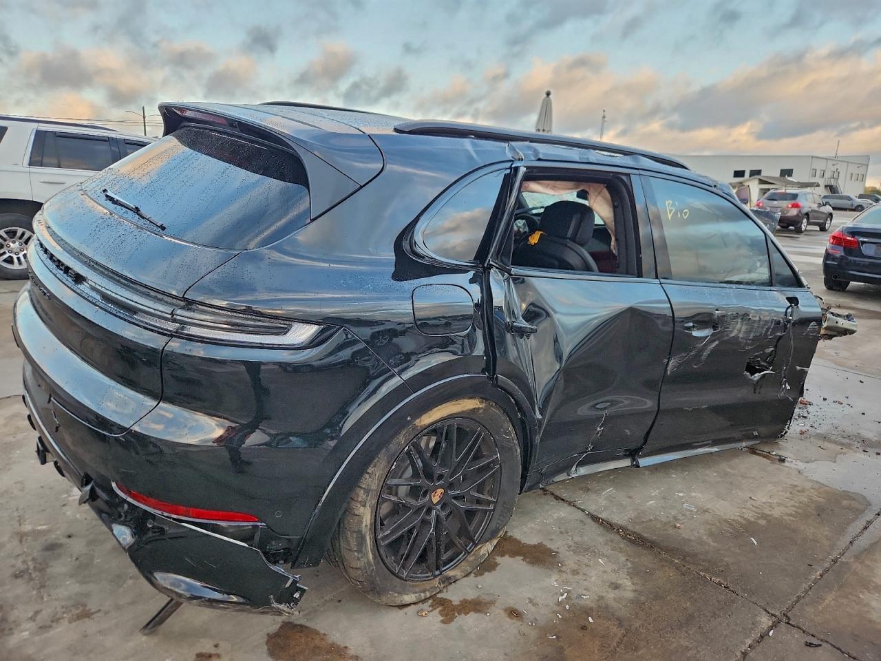 2026 PORSCHE CAYENNE