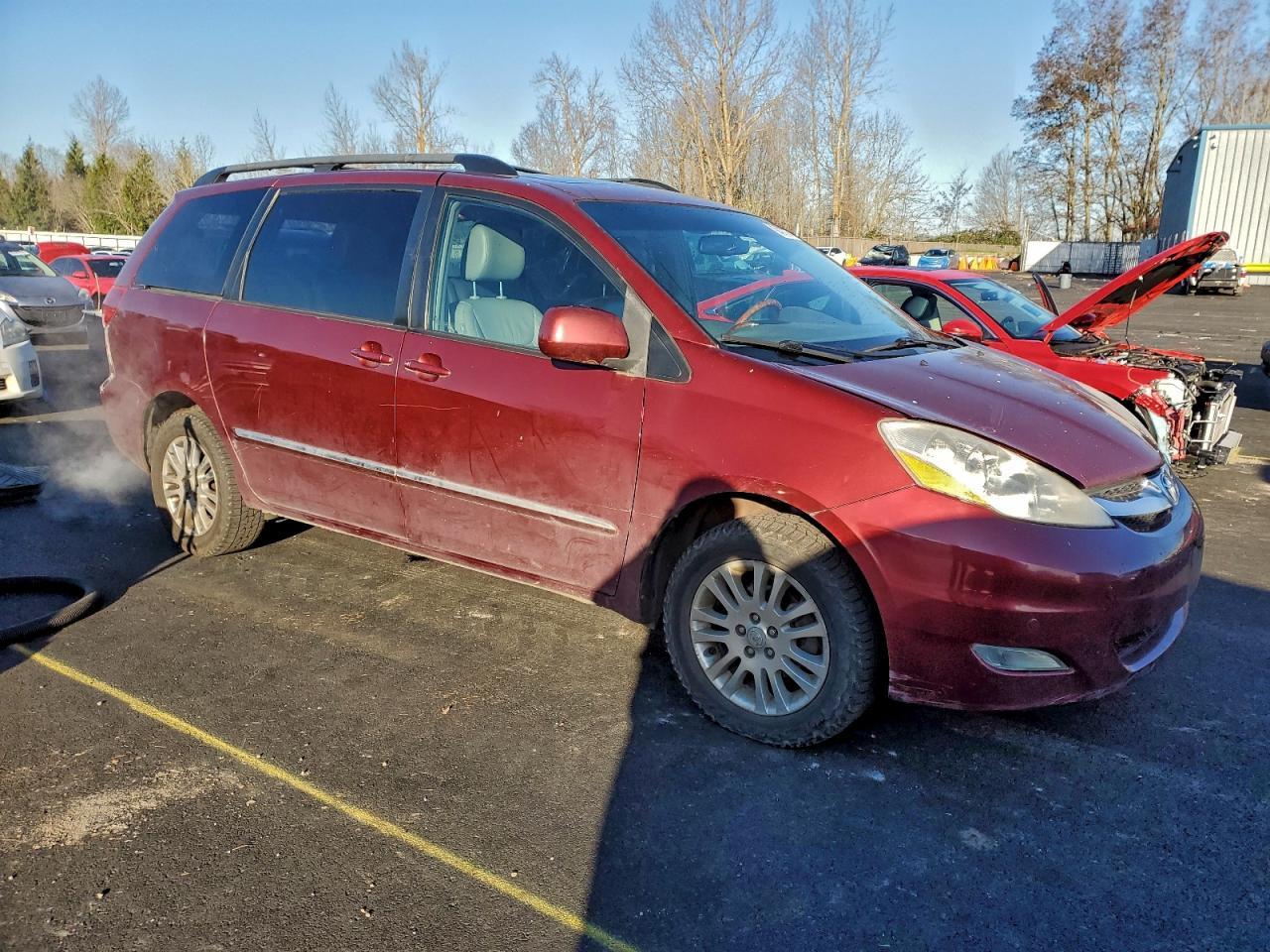 2010 TOYOTA SIENNA
