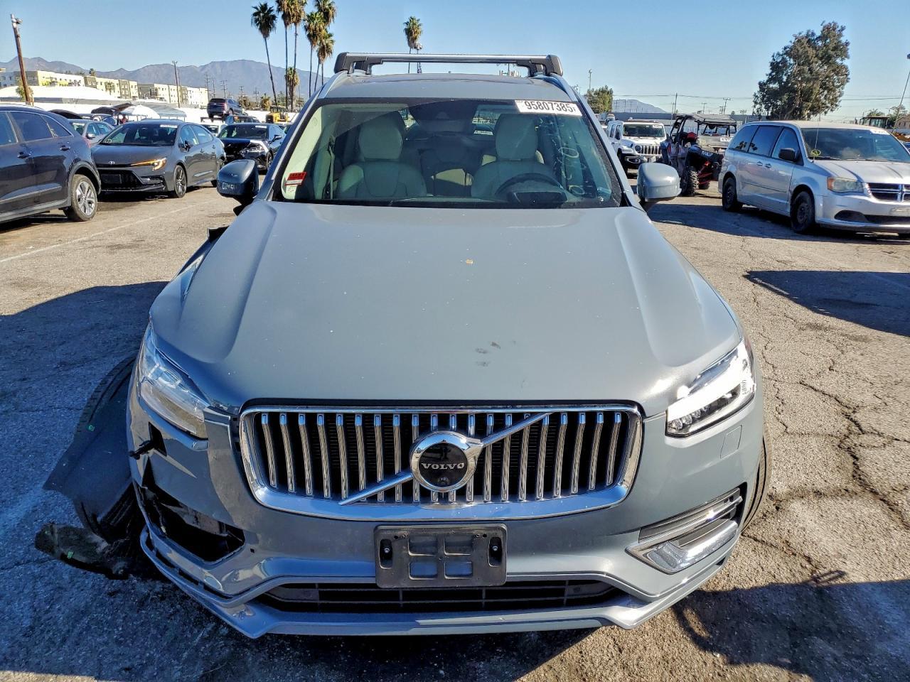 2022 VOLVO XC90