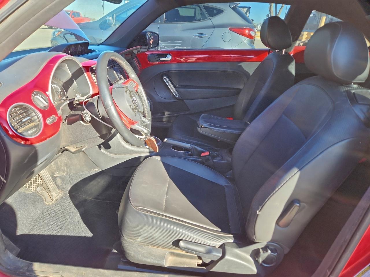 2013 VOLKSWAGEN Beetle
