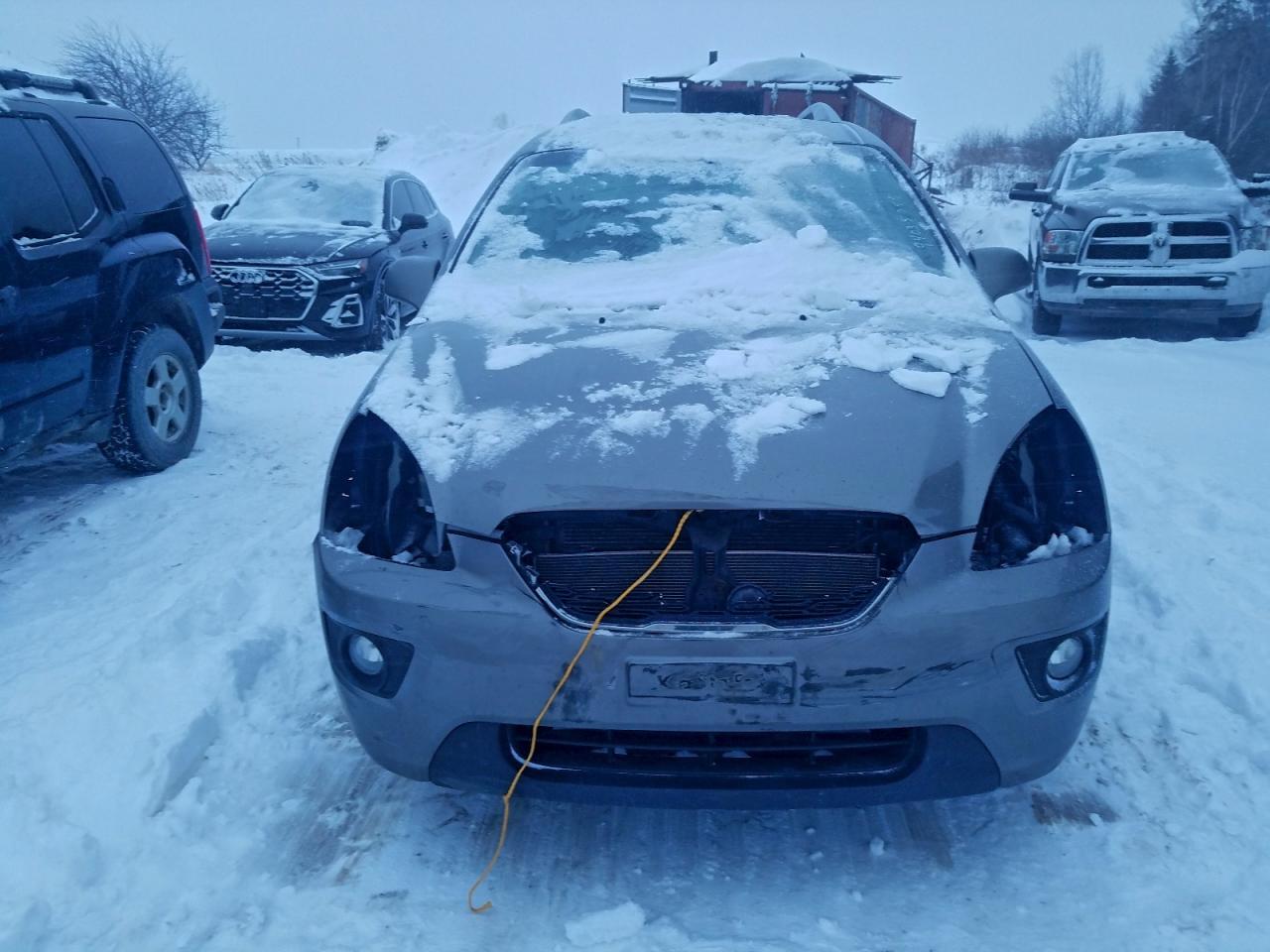 2012 KIA RONDO