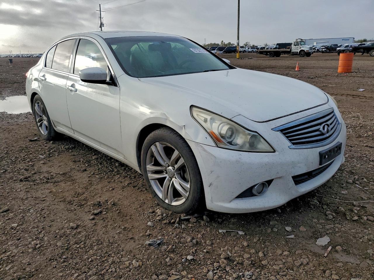 2011 INFINITI G37