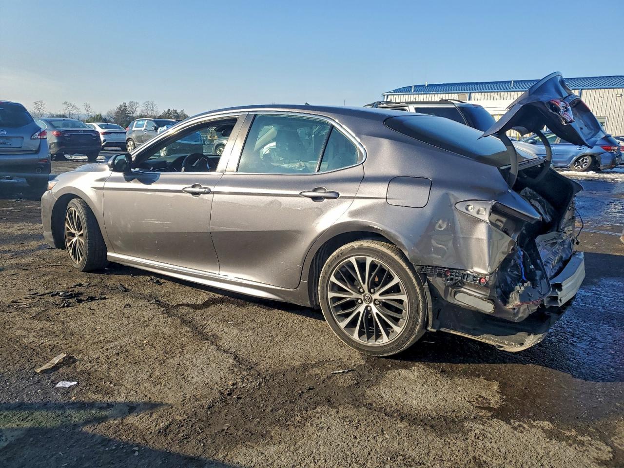 2018 TOYOTA CAMRY