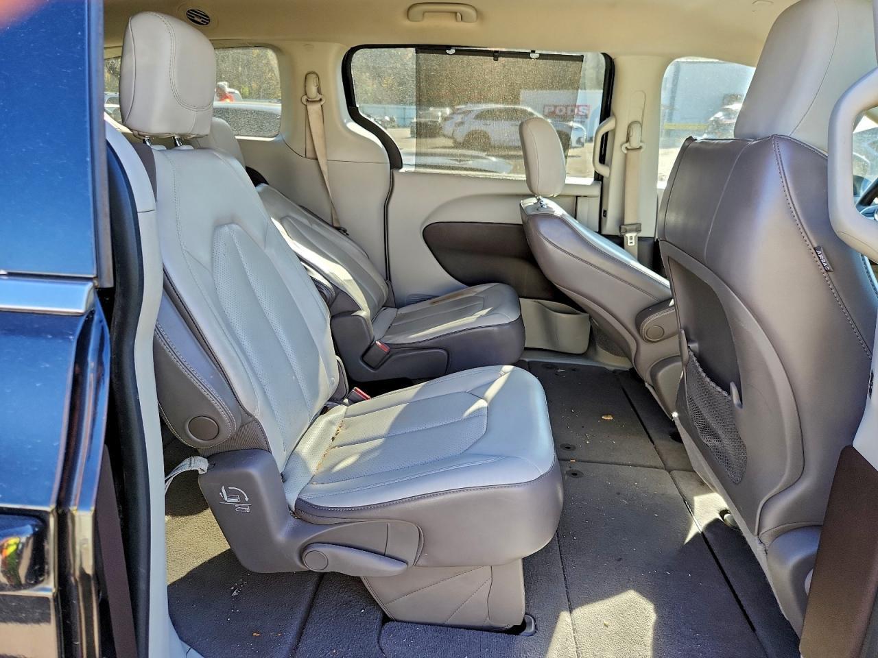 2021 CHRYSLER Voyager