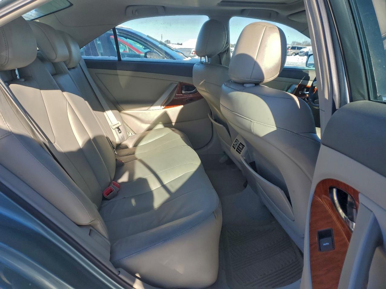 2011 TOYOTA CAMRY
