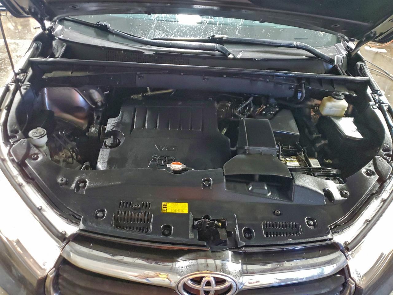 2016 TOYOTA HIGHLANDER