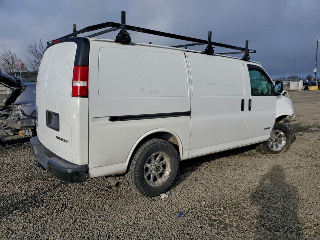 2005 CHEVROLET Express 3500