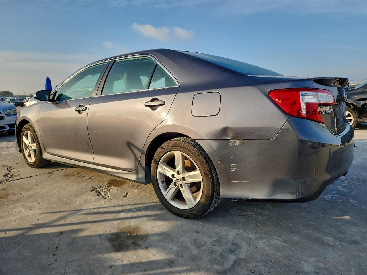 2014 TOYOTA CAMRY
