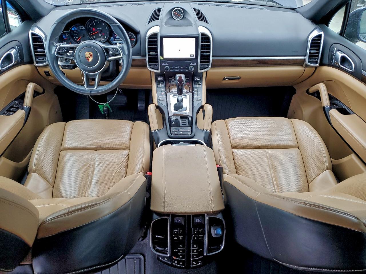 2018 PORSCHE CAYENNE