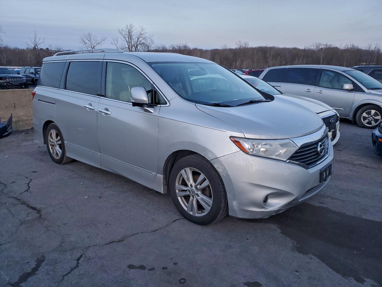 2013 NISSAN Quest