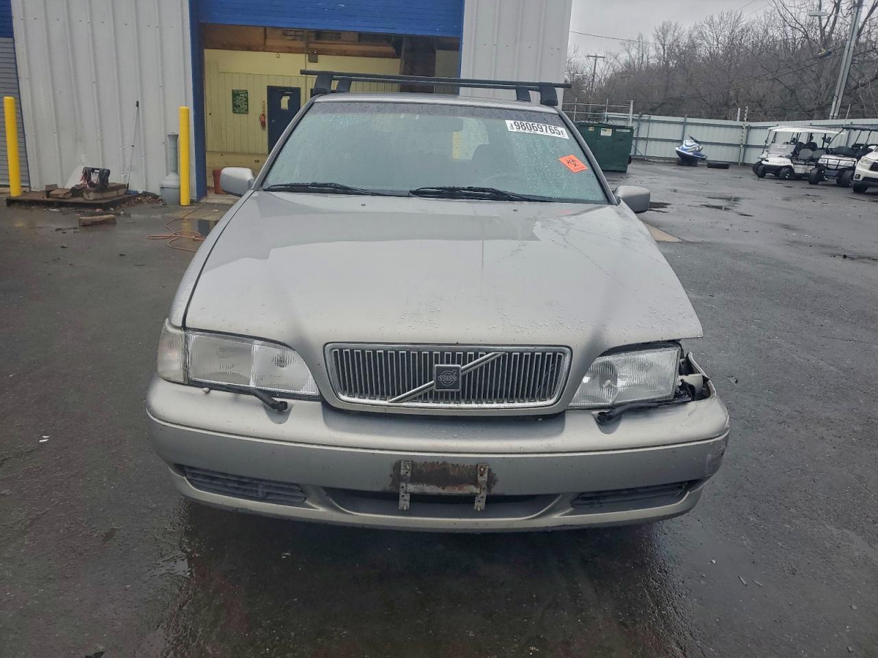 1998 VOLVO V70