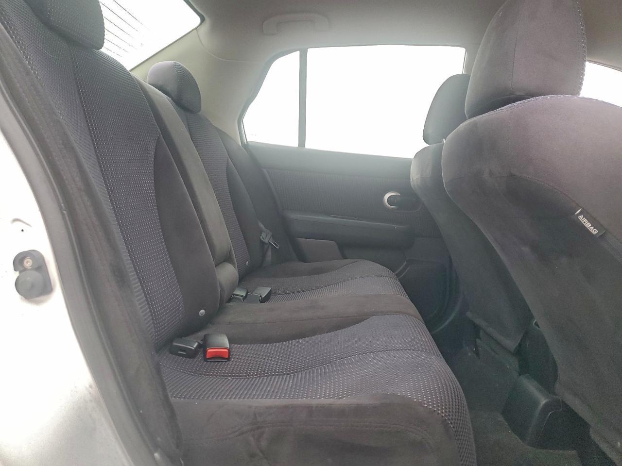 2011 NISSAN VERSA