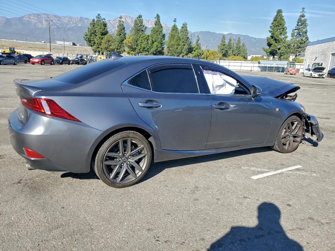 2016 LEXUS IS 200t