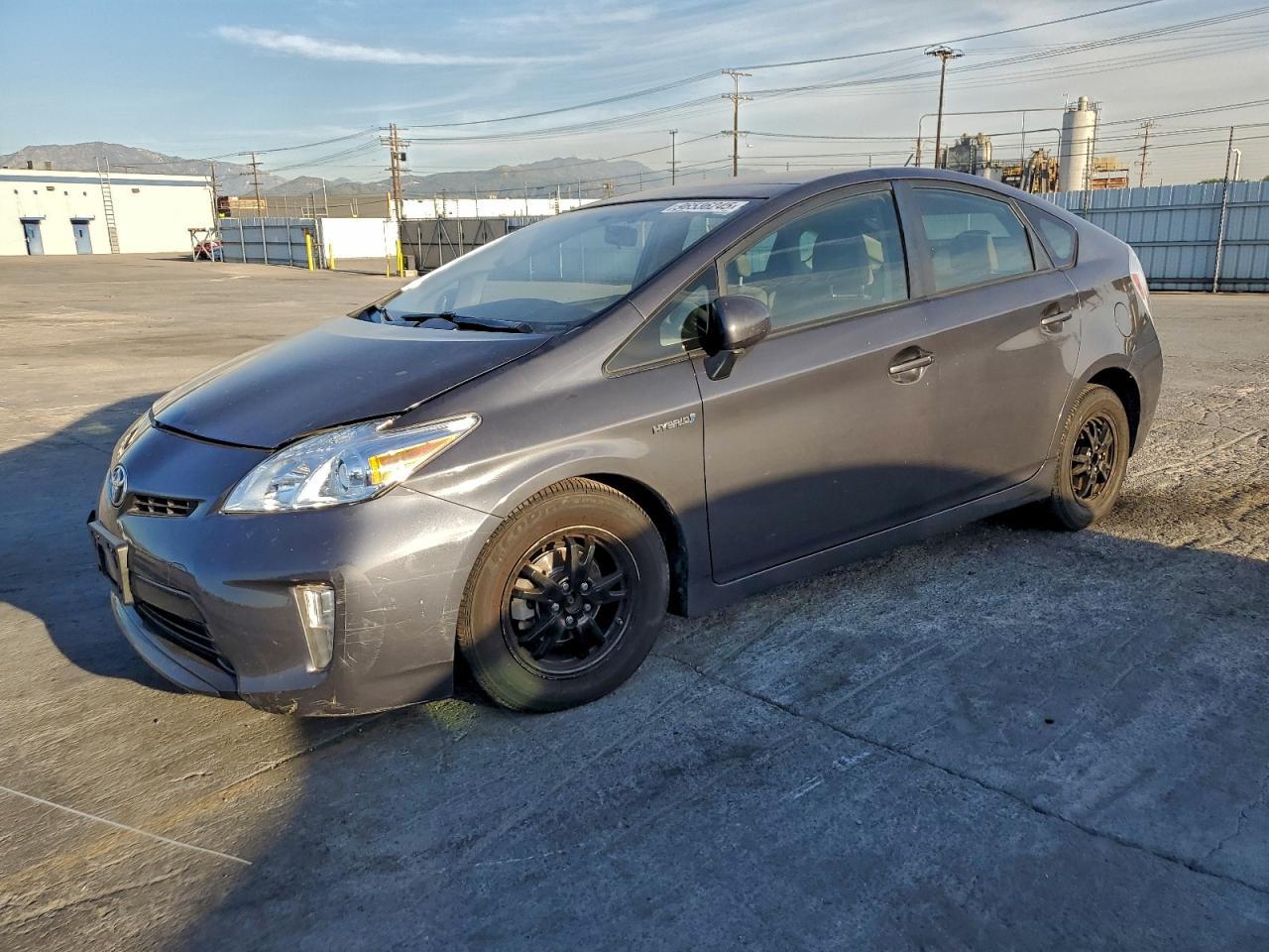 2015 TOYOTA PRIUS