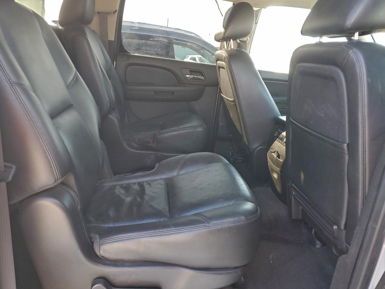 2012 CHEVROLET Suburban
