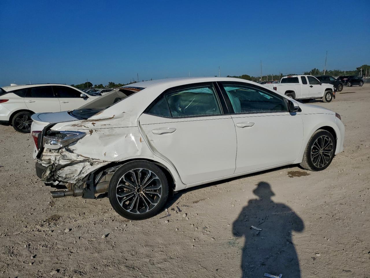 2015 TOYOTA COROLLA