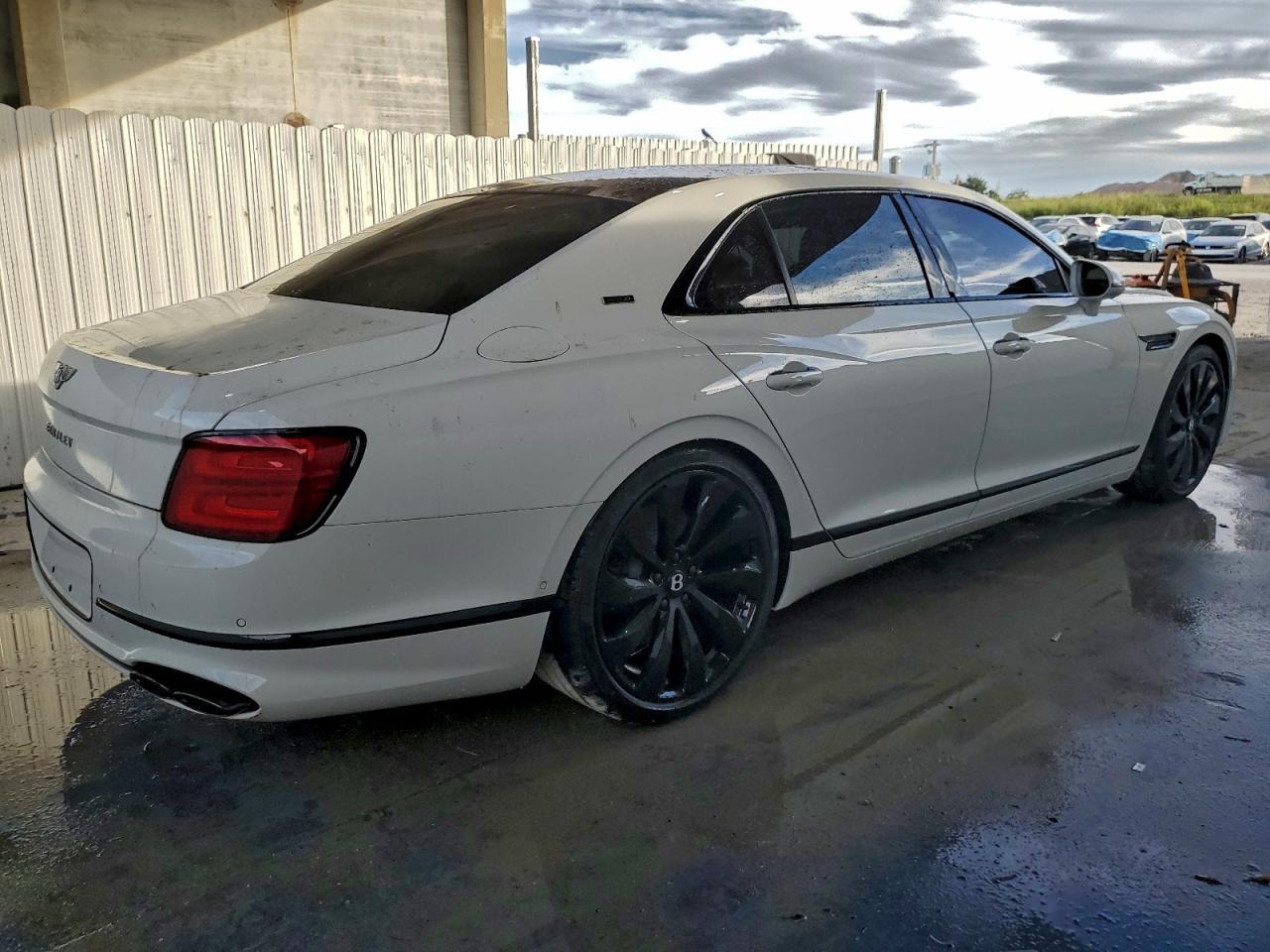 2024 BENTLEY Flying Spur