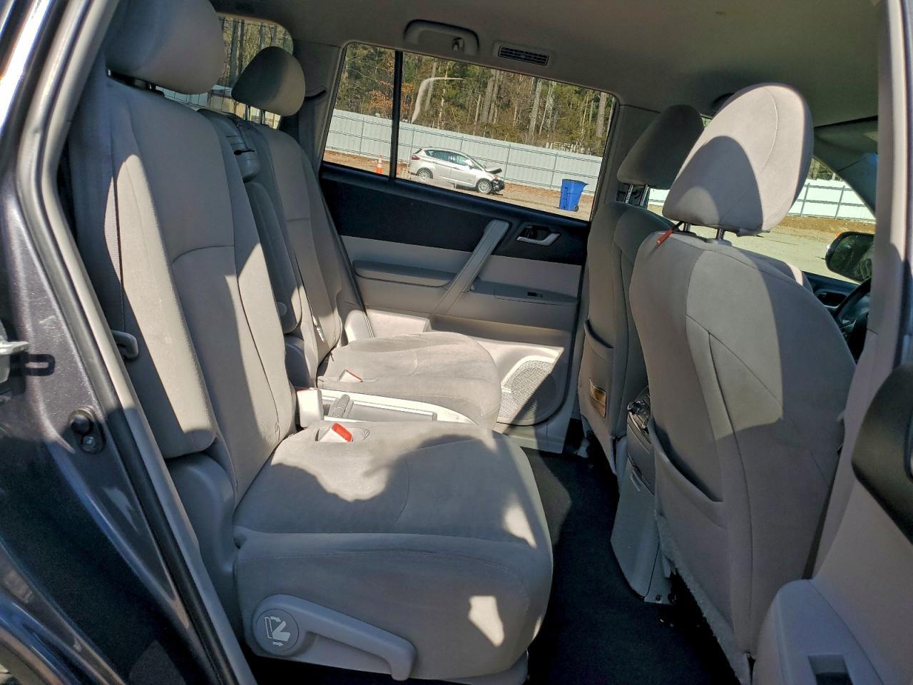 2013 TOYOTA HIGHLANDER