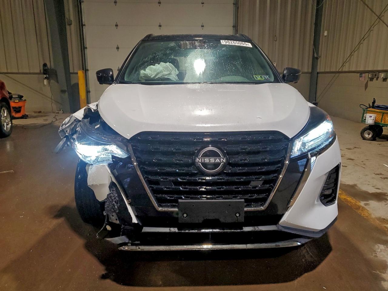 2023 NISSAN KICKS