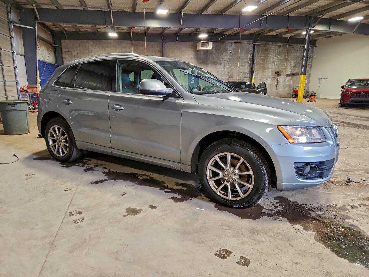 2011 AUDI Q5