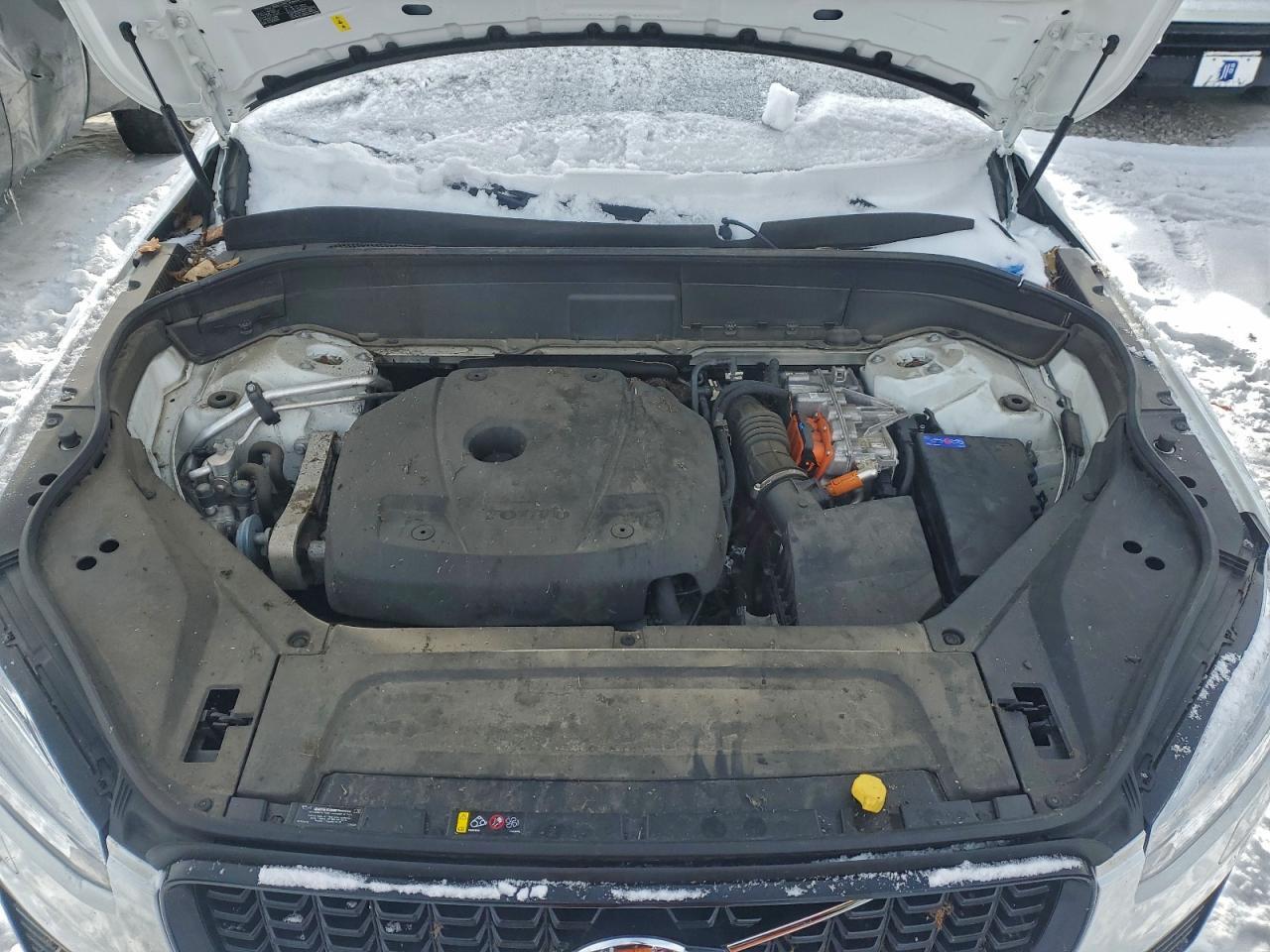 2022 VOLVO XC90