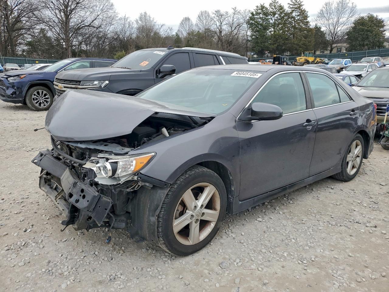 2014 TOYOTA CAMRY