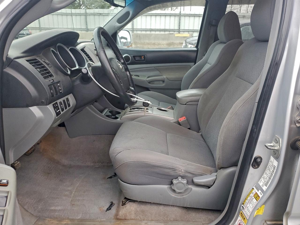 2011 TOYOTA TACOMA