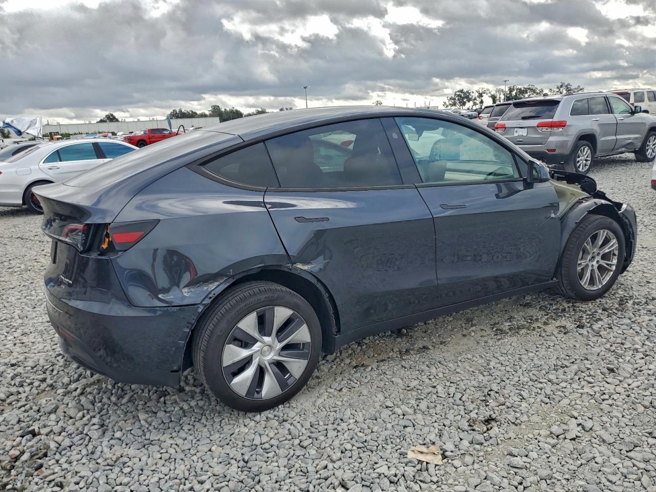 2024 TESLA MODEL Y