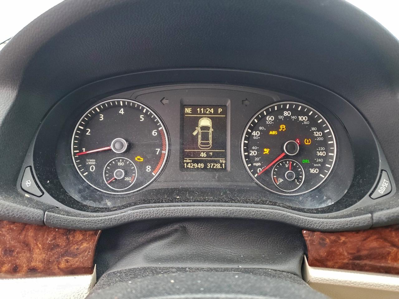 2012 VOLKSWAGEN Passat