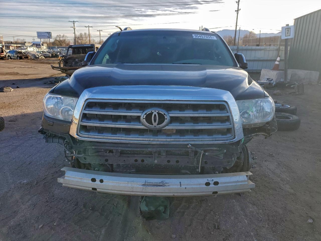 2013 TOYOTA Sequoia