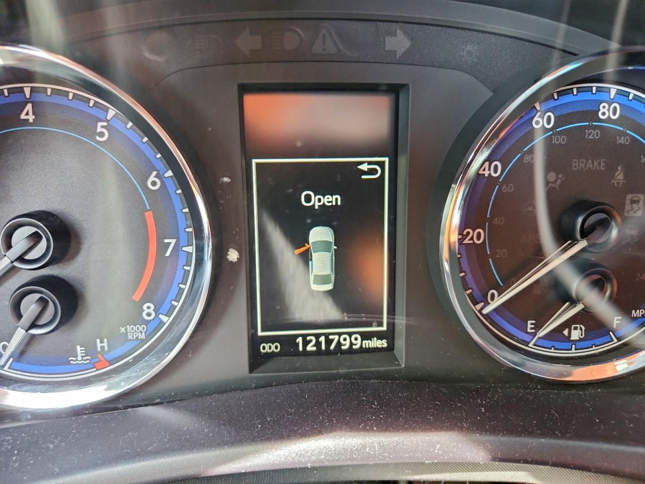 2018 TOYOTA COROLLA