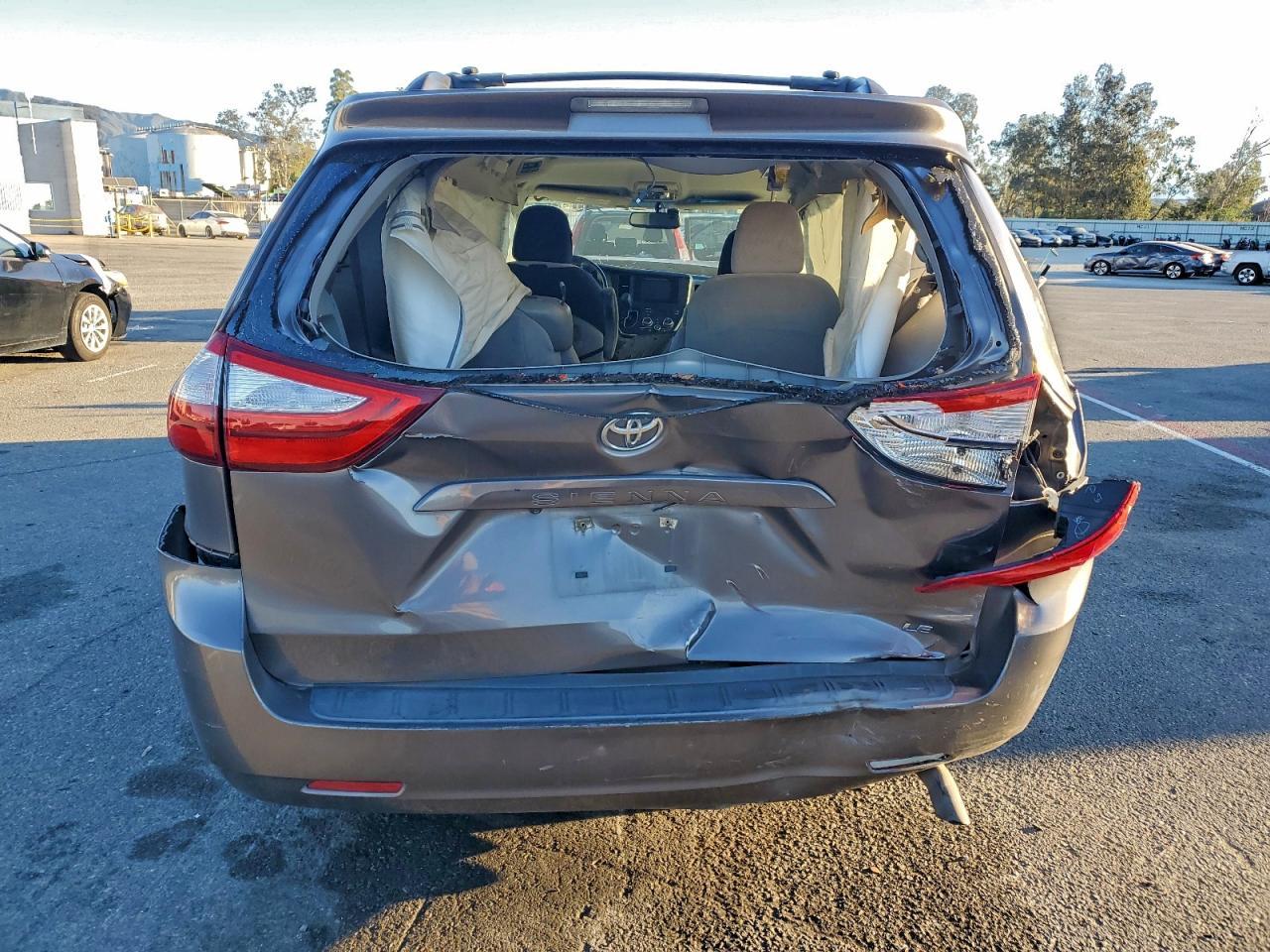2015 TOYOTA SIENNA