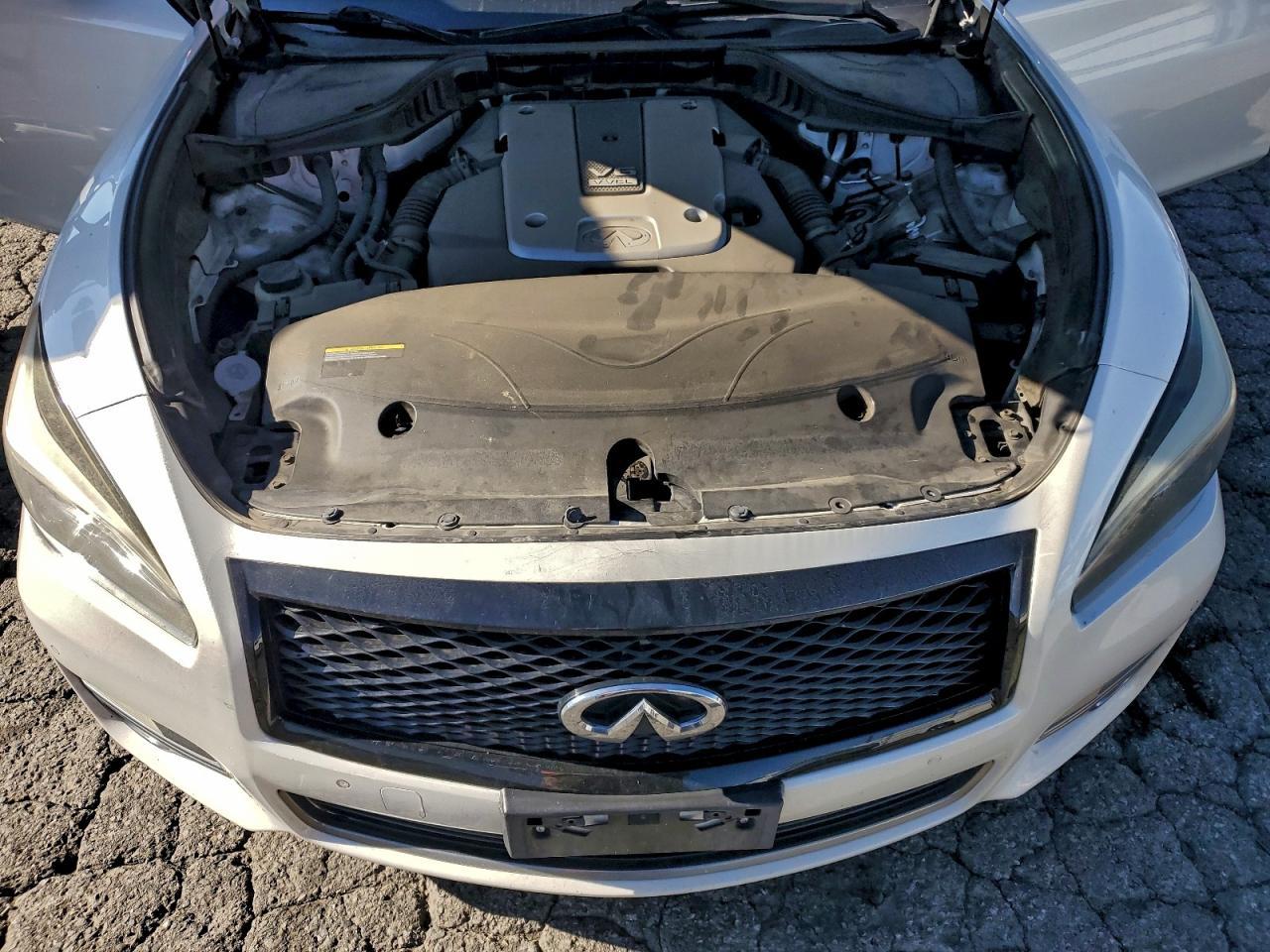 2016 INFINITI Q70