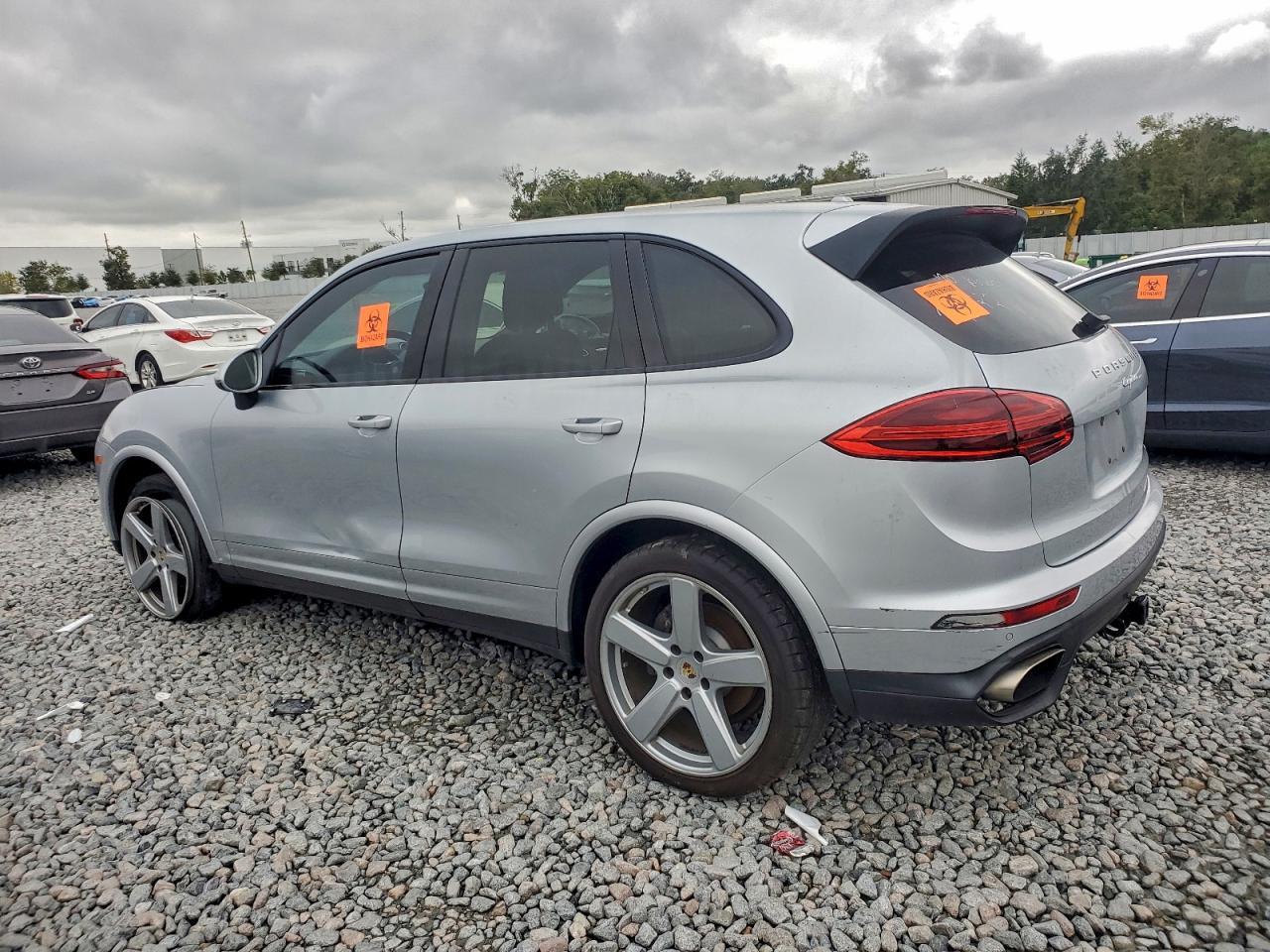 2017 PORSCHE CAYENNE