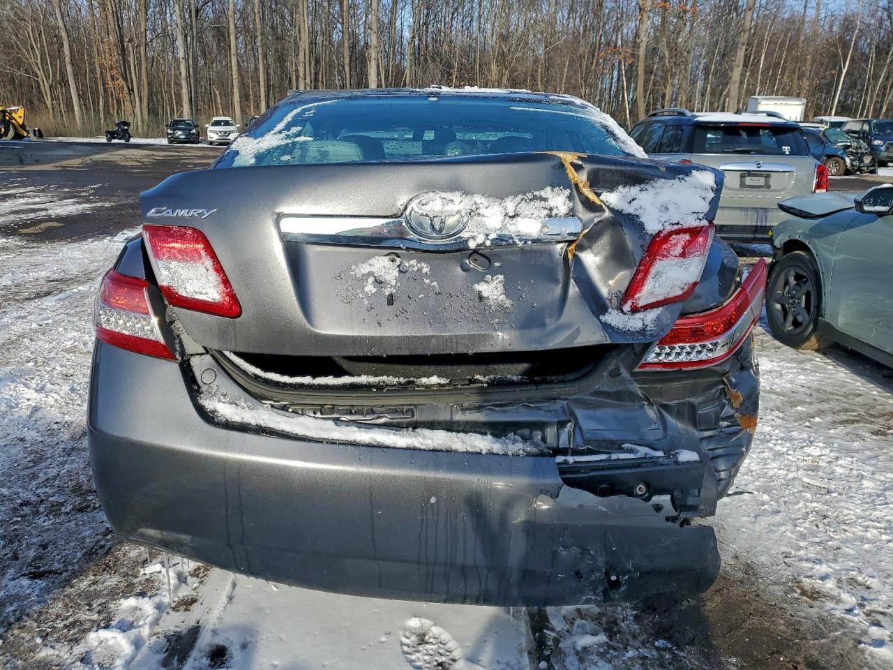 2011 TOYOTA CAMRY