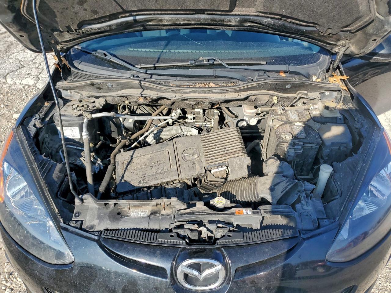 2013 MAZDA 2