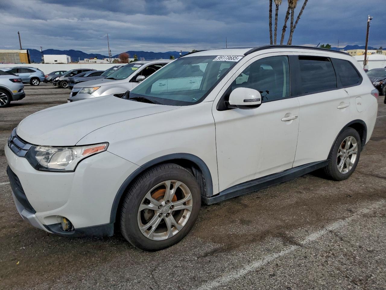 2015 MITSUBISHI outlander