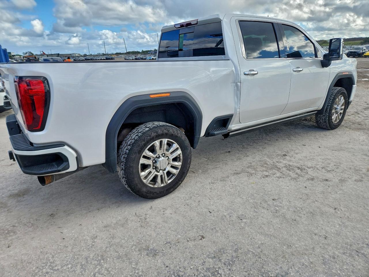 2023 GMC Sierra
