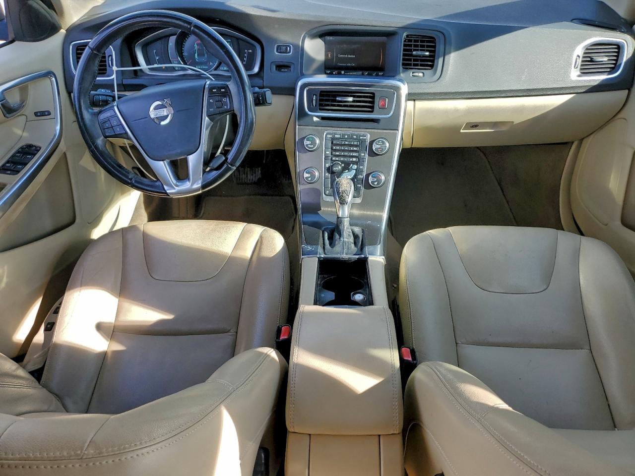 2015 VOLVO S60