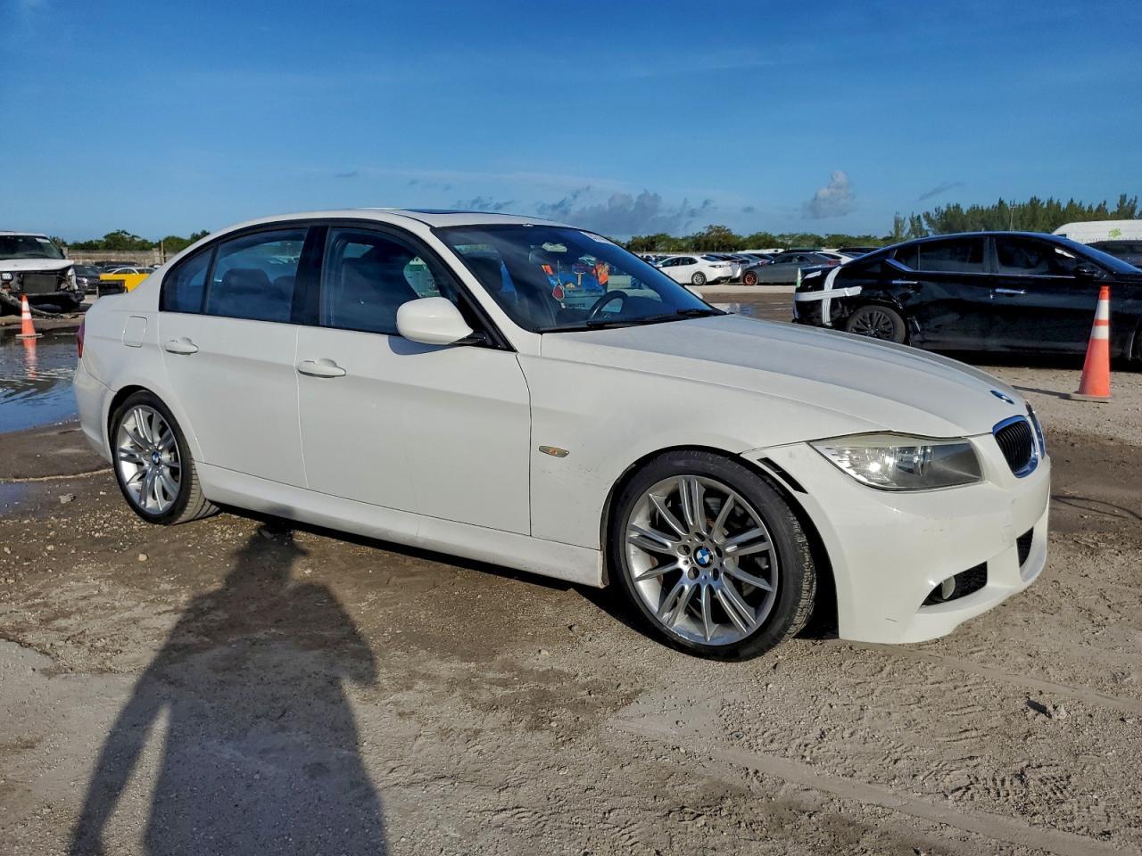 2011 BMW 3 SERIES