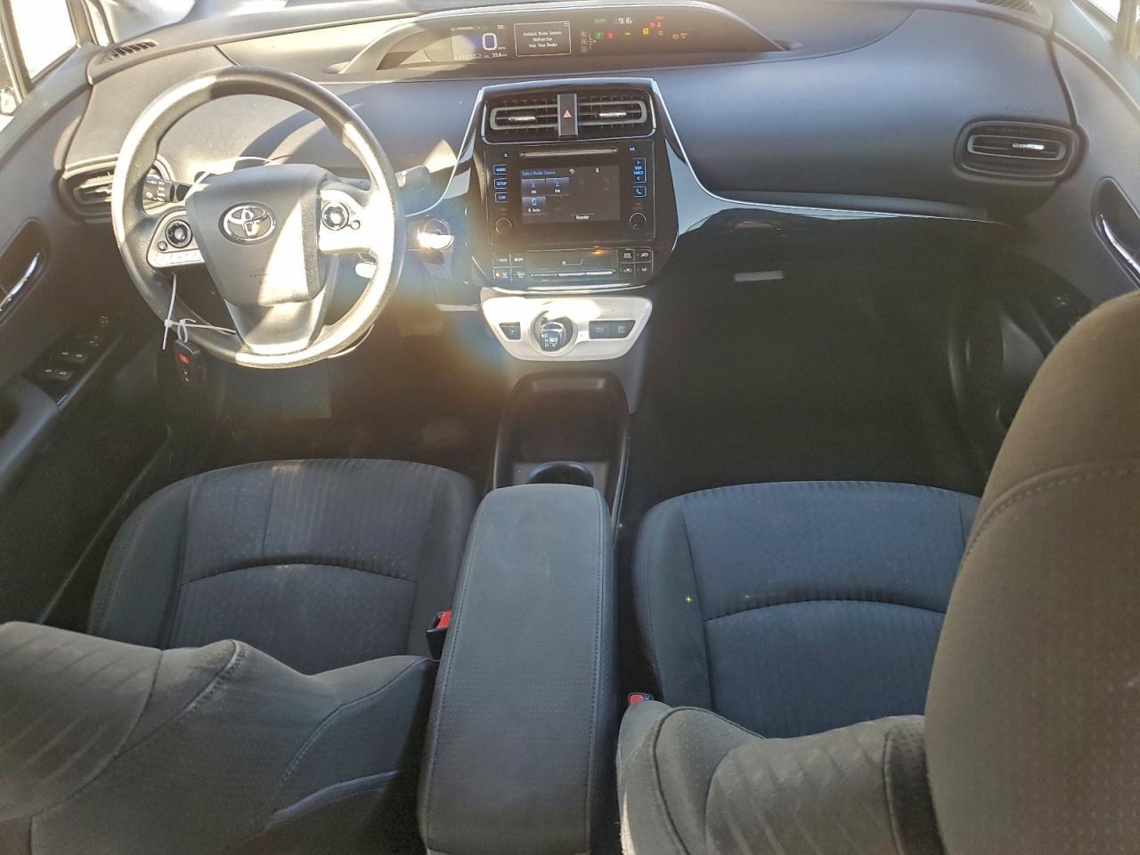 2016 TOYOTA PRIUS