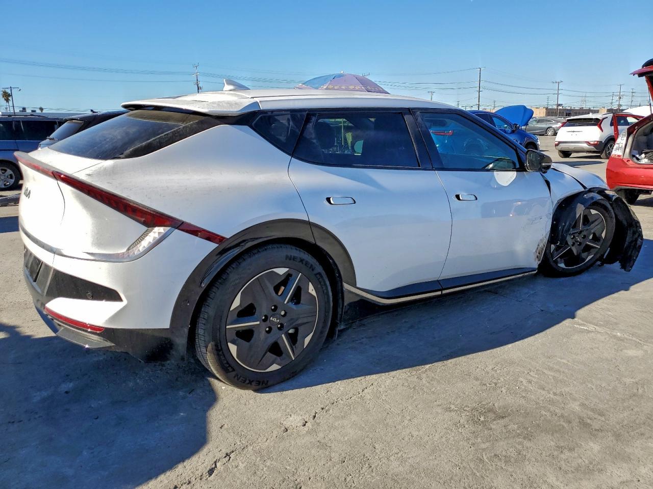 2025 KIA EV6