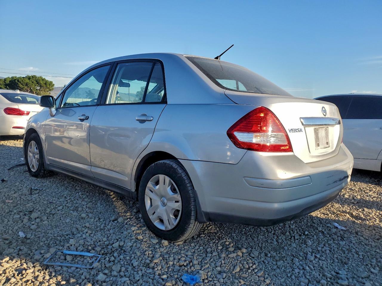2011 NISSAN VERSA