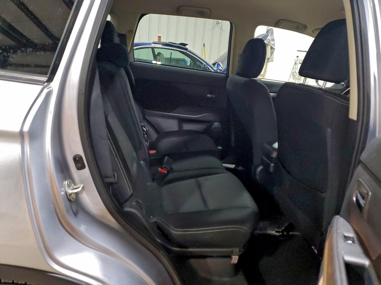 2016 MITSUBISHI outlander