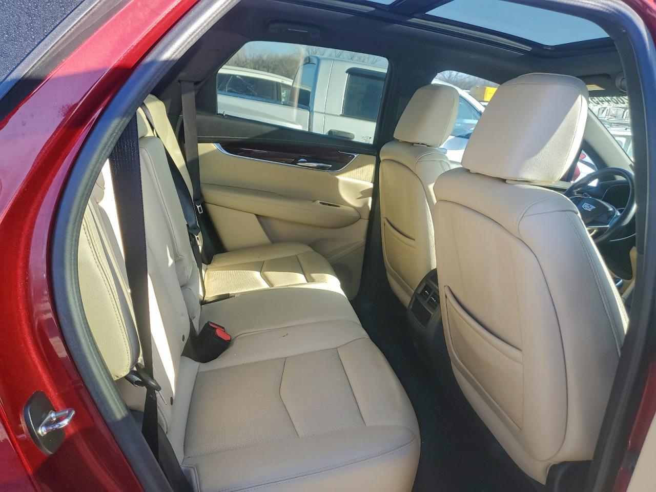 2017 CADILLAC XT5