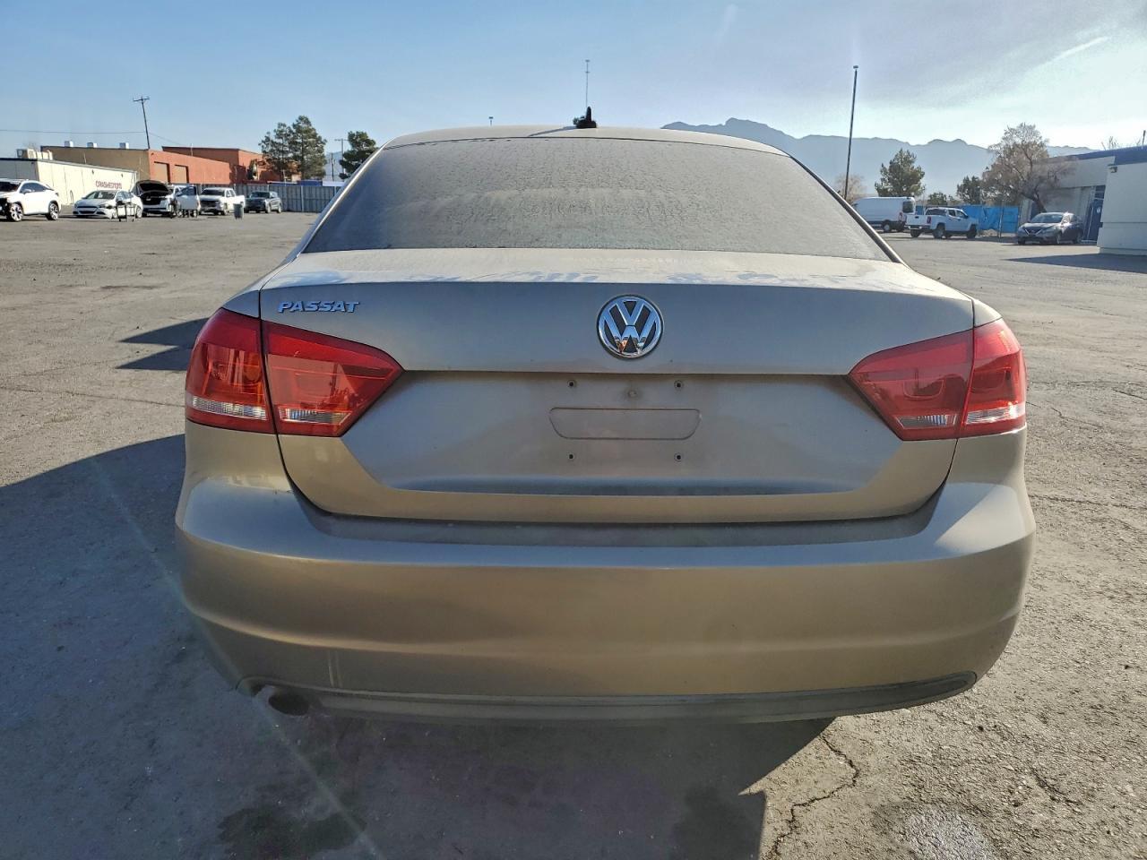 2015 VOLKSWAGEN Passat