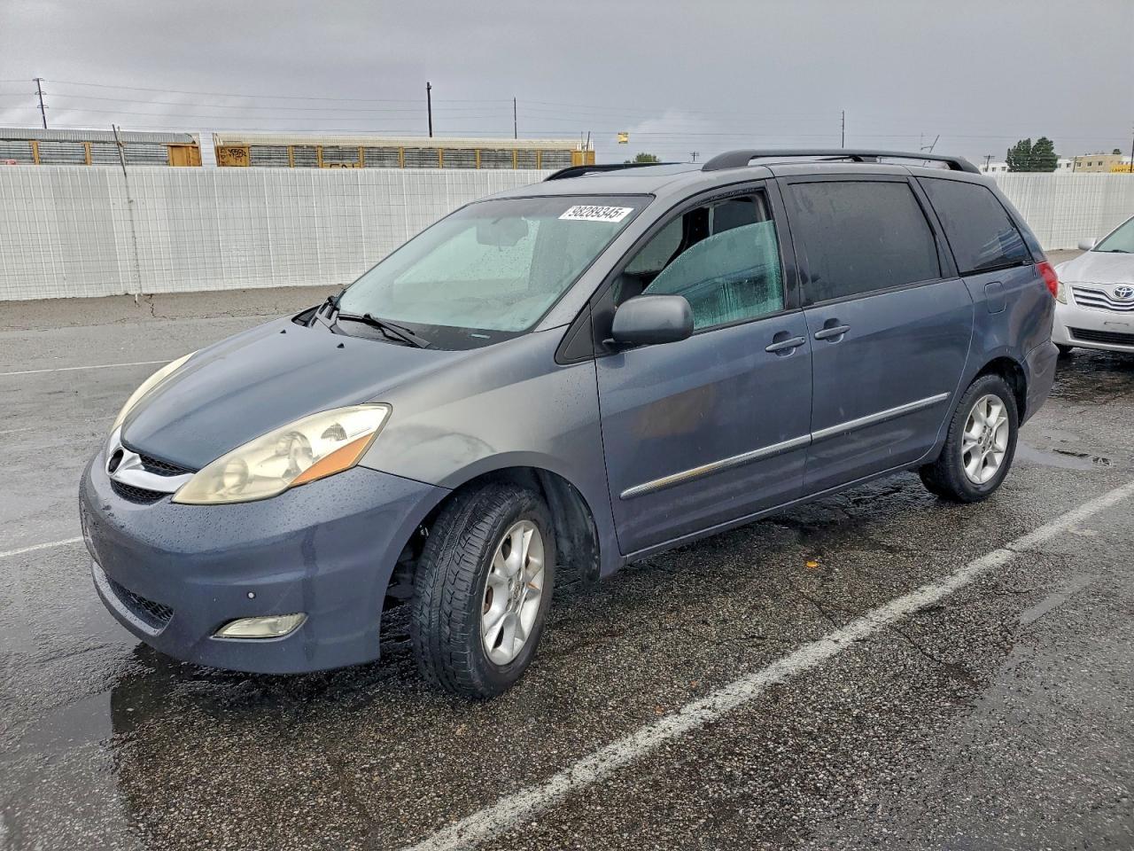 2006 TOYOTA SIENNA
